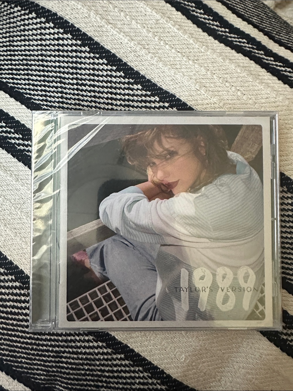 1989 (Taylor's Version) CD — White & Light Blue Cover
